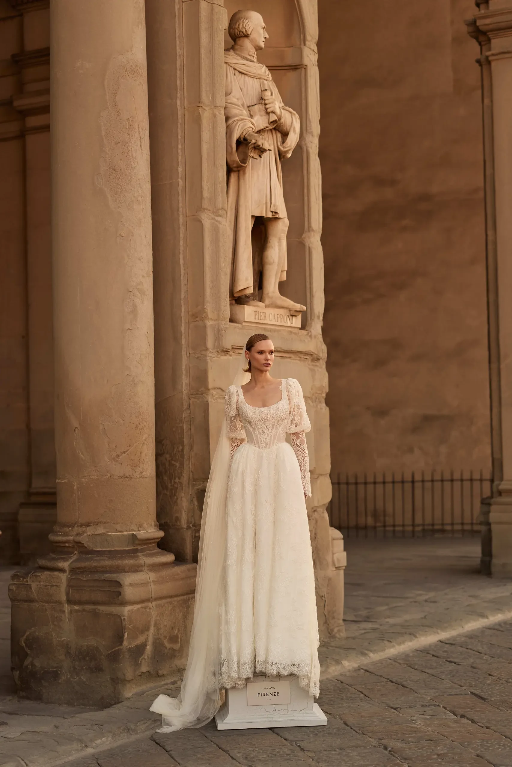 Raphaella – Milla Nova